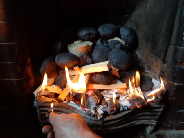 Lighting a 2025 coal stove